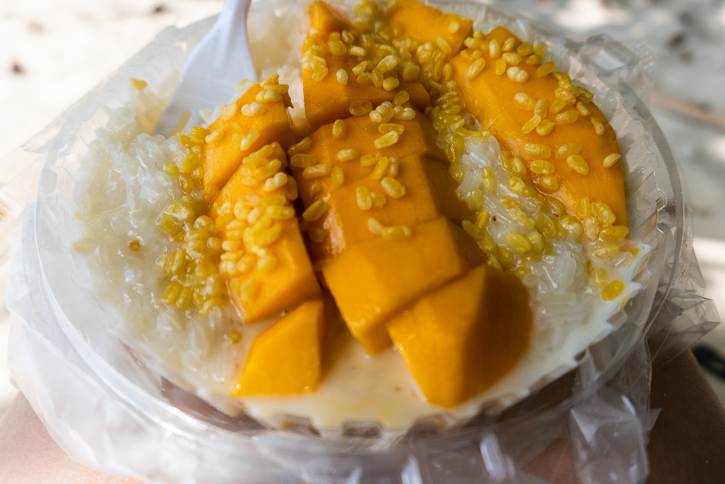 comer vegano en Tailandia: mango sticky rice