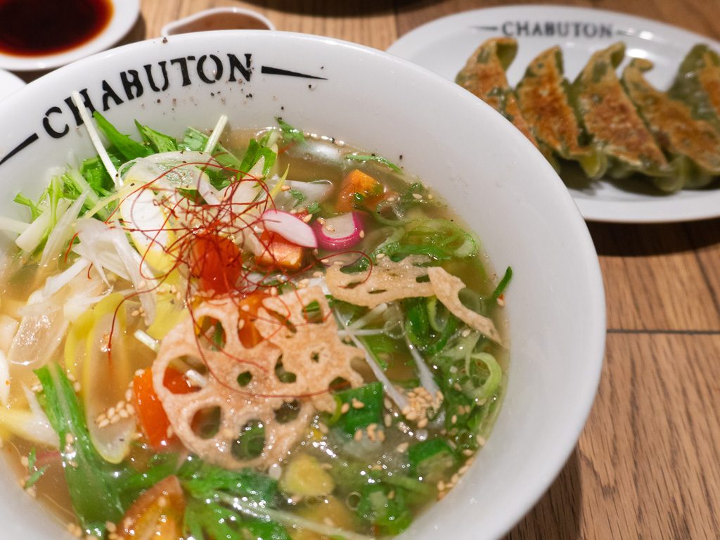 Comida vegana en Osaka: ramen Chabuton.
