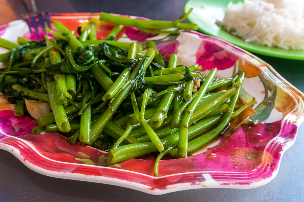 comer vegano en Tailandia: morning glory